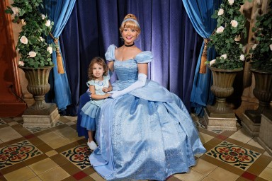 2025-10-27---Magic-Kingdom-Park---Cinderellas-royal-table_8.jpeg