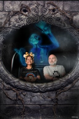 2025-10-28---Magic-Kingdom-Park---Haunted-mansion.jpeg