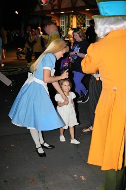 2025-10-28---Magic-Kingdom-Park---Mad-tea-party_11.jpeg