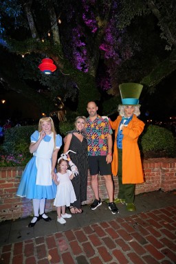 2025-10-28---Magic-Kingdom-Park---Mad-tea-party_3.jpeg