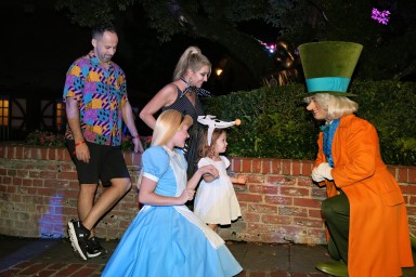 2025-10-28---Magic-Kingdom-Park---Mad-tea-party_6.jpeg
