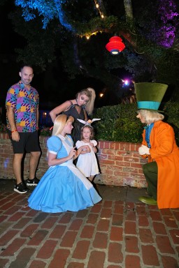 2025-10-28---Magic-Kingdom-Park---Mad-tea-party_7.jpeg