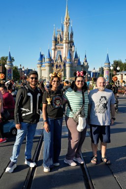 2025-10-28---Magic-Kingdom-Park---The-plaza-restaurant_2.jpeg