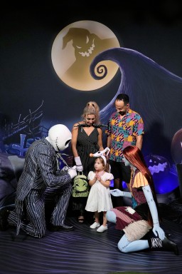 2025-10-29---Magic-Kingdom-Park---Town-square-theater_9.jpeg