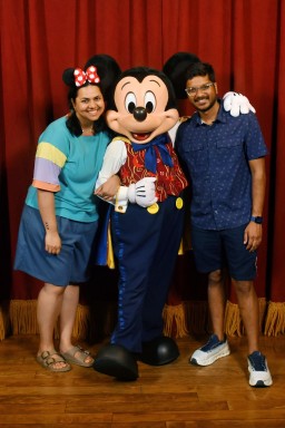 2025-10-30---Magic-Kingdom-Park---Town-square-theater_4.jpeg